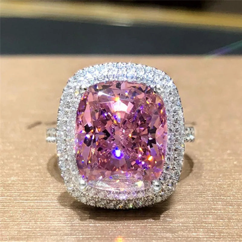 Bague intemporelle en cristal rose poli
