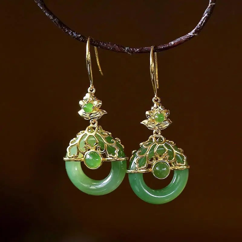 Gouttes de Jade Élégantes et Ornées
