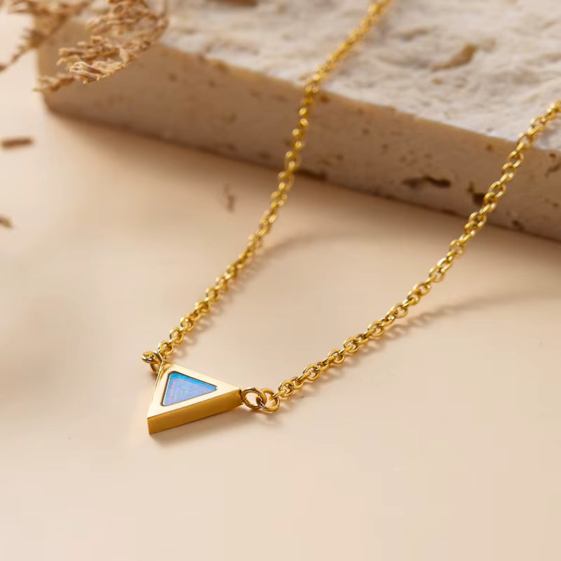 Collier Délicat en Triangle d&
