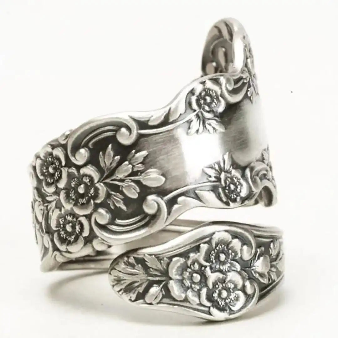 Bague Antique avec Motif Floral Gravé