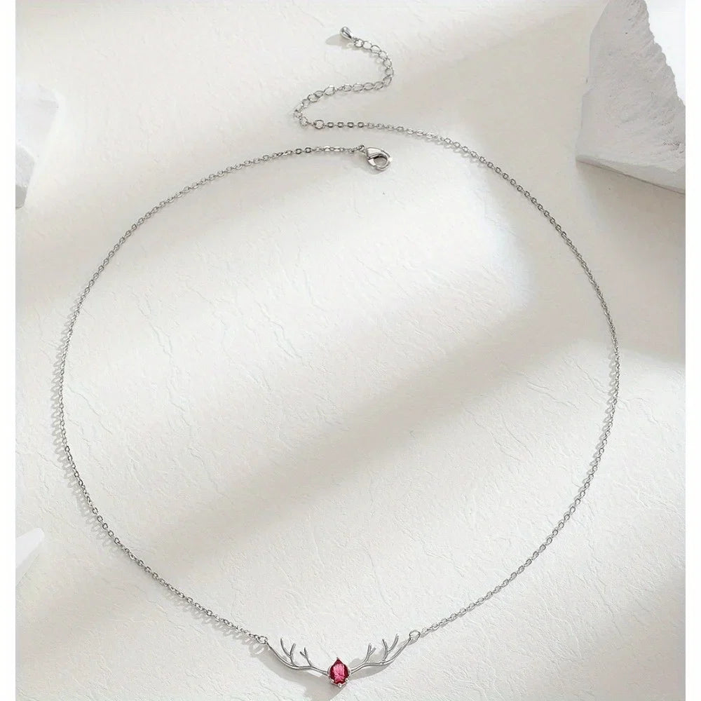 Collier en Bois de Cerf avec Pendentif Cœur Élégant