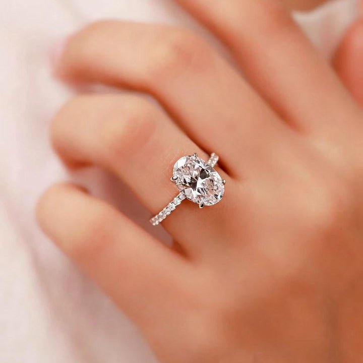 Bague Solitaire Ovale en Argent Traditionnelle