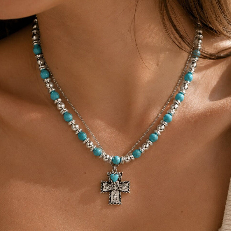 Collier en Perles Turquoise avec Croix