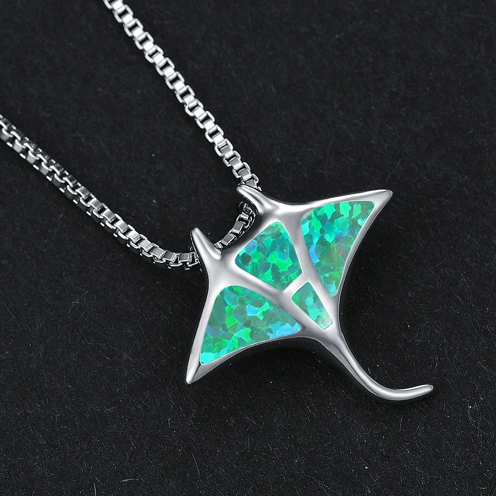 Collier en opale bleue Raie Manta