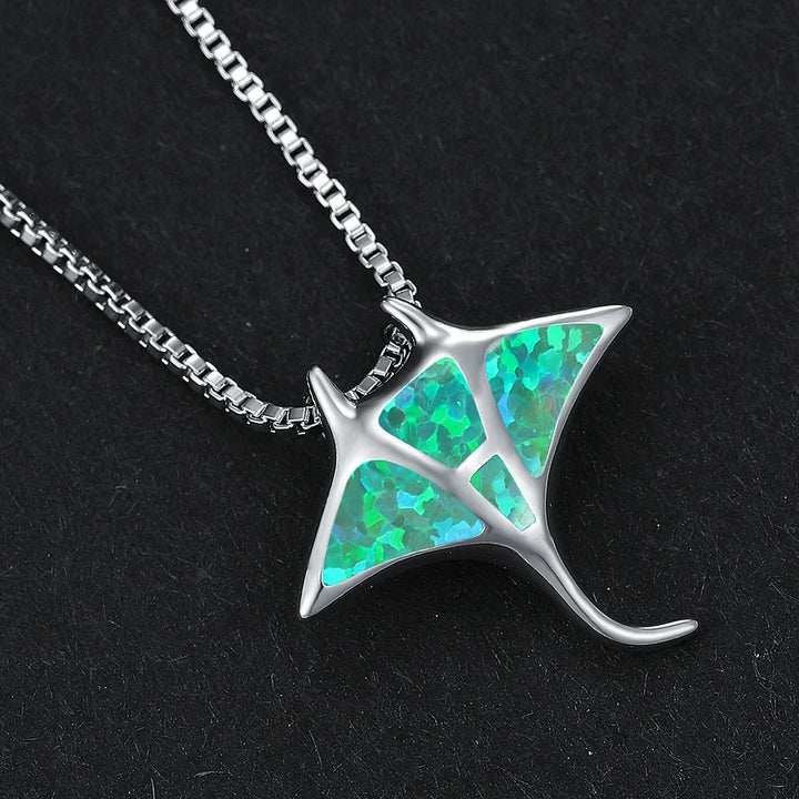 Collier en opale bleue Raie Manta