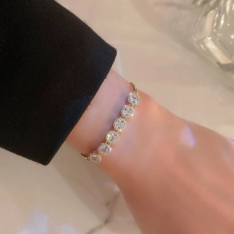 Bracelet Ajustable en Zirconia Doré de Luxe