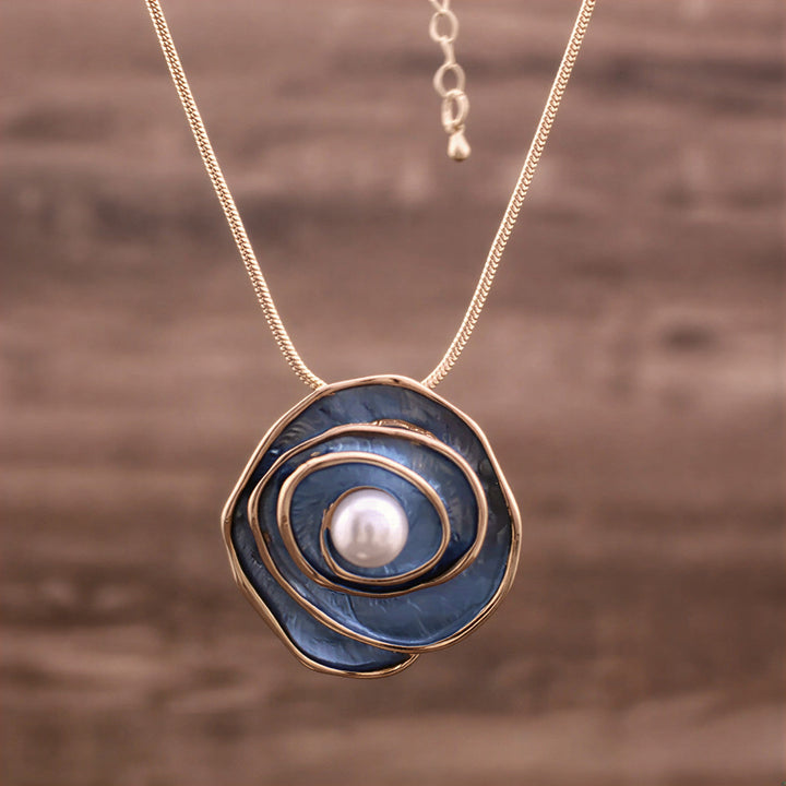 Collier Élégance en Perles Bleues