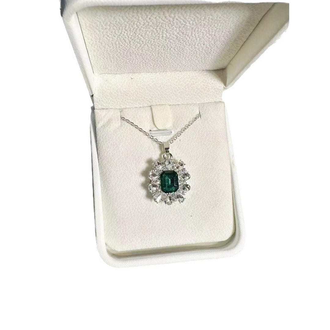 Collier Vintage en Cristal Émeraude