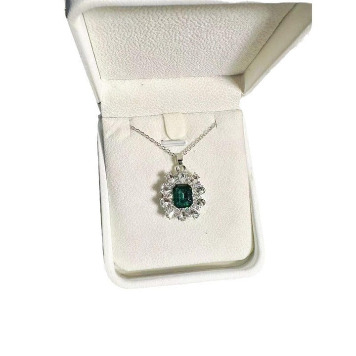 Collier Vintage en Cristal Émeraude
