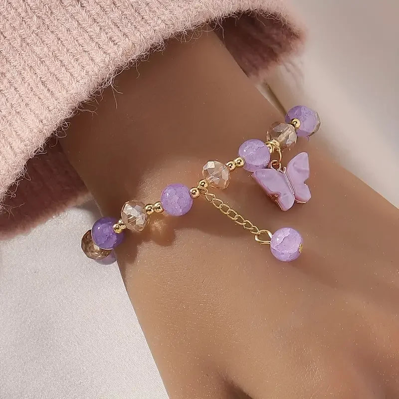 Bracelet Élastique en Perles avec un Magnifique Papillon