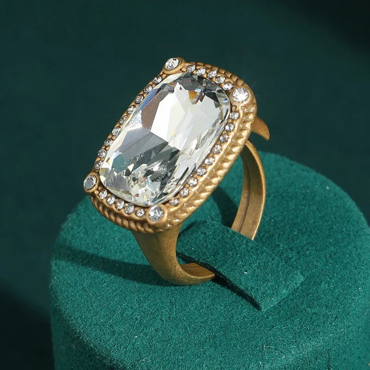 Bague Sophistiquée en Zircon Carré