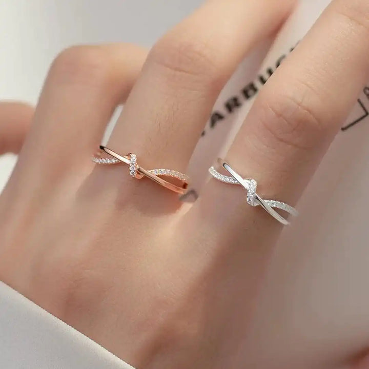 Bague Classique à Nœud Croisé