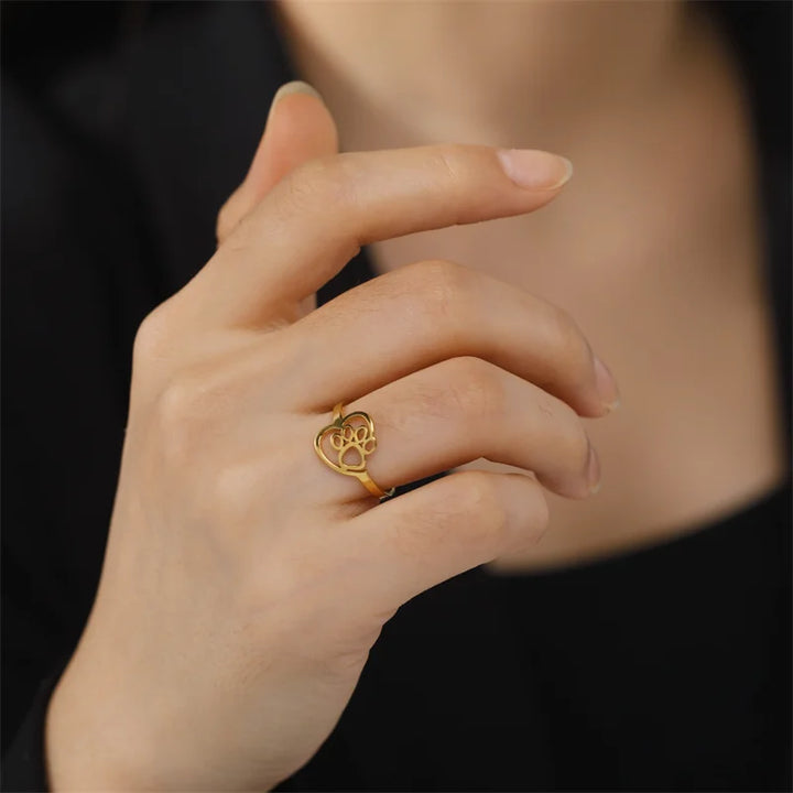Bague en Acier Inoxydable Plaqué Or en Forme de Patte et de Cœur – Bijoux pour Passionnés d&