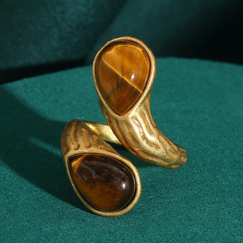 Bague en Or avec Nœud Sculpté en Goutte
