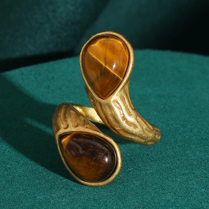 Bague en Or avec Nœud Sculpté en Goutte