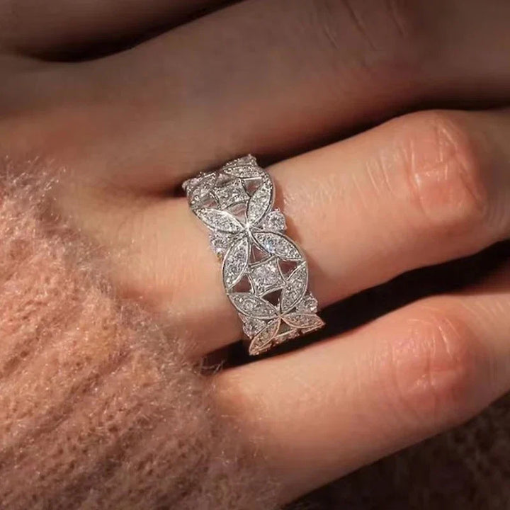 Bague Large Fleur Régale Creuse