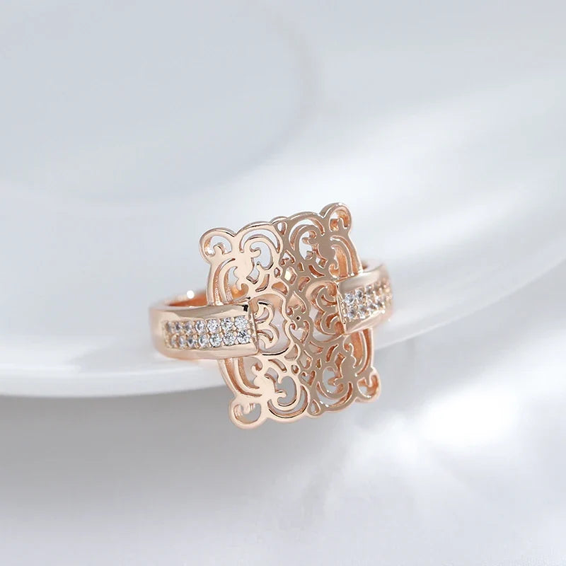Bague en filigrane carrée ornée intemporelle