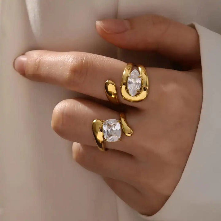 Timeless Gold Teardrop Zirconium Ring