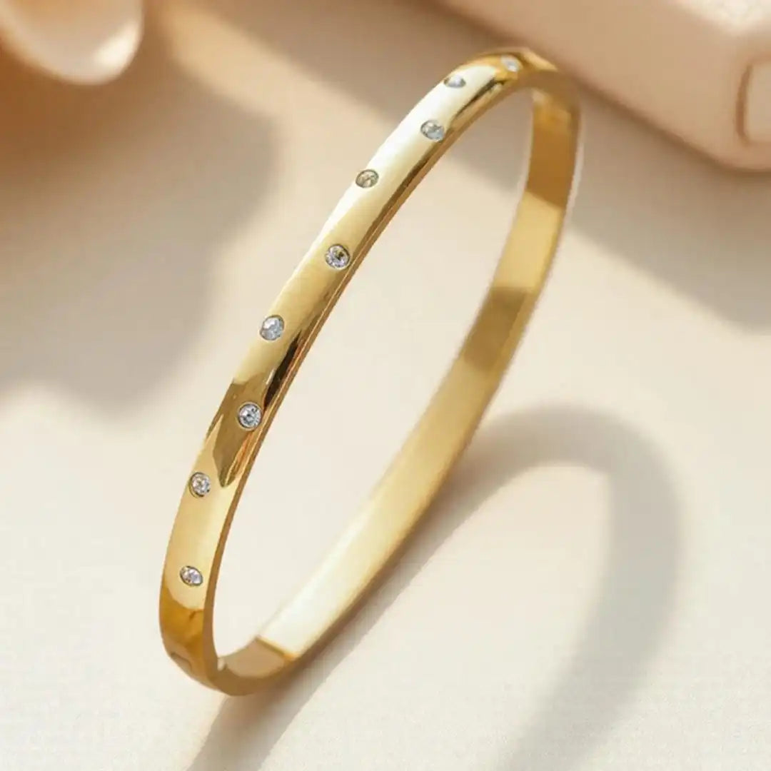 Bracelet intemporel en zirconium doré