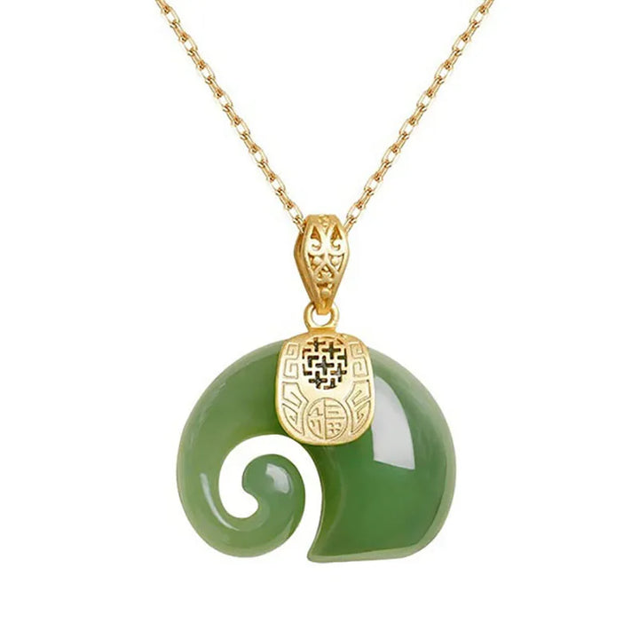 Collier Pendentif Éléphant en Jade Hetian – Chaîne en Or 18K Plaqué pour Femmes