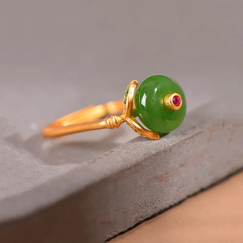 Bague en jade carrée élégante