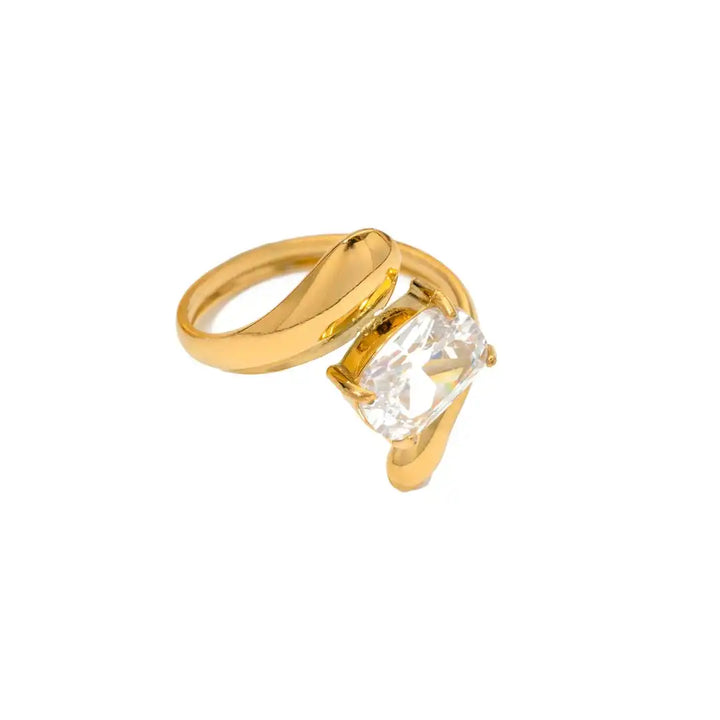 Timeless Gold Teardrop Zirconium Ring