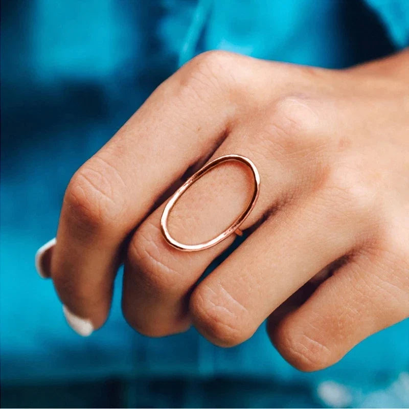 Bague Géométrique Creuse Ovale Raffinée