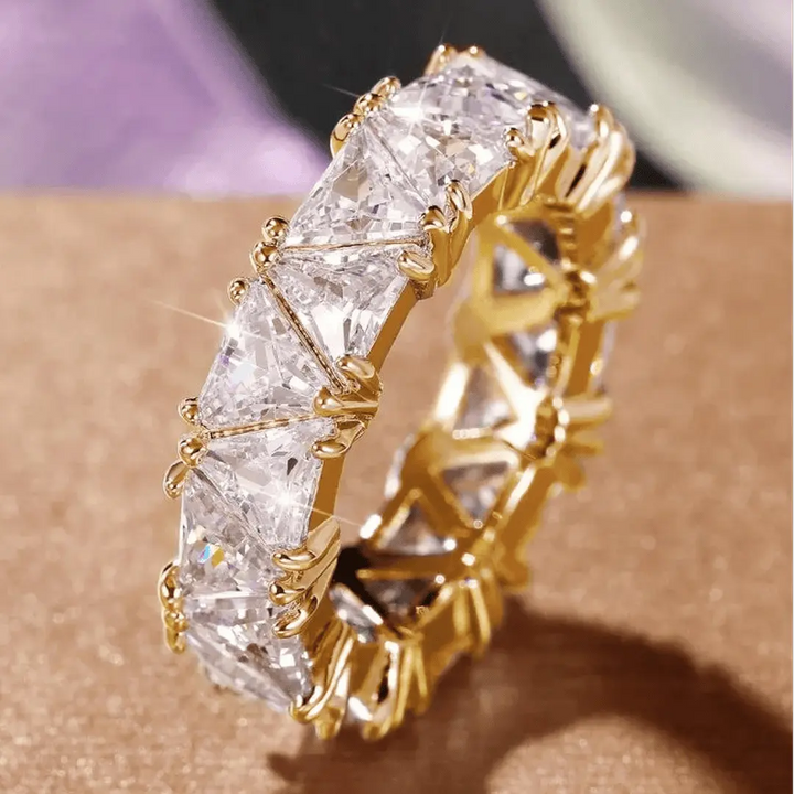 Bague Vintage en Pierre Triangulaire