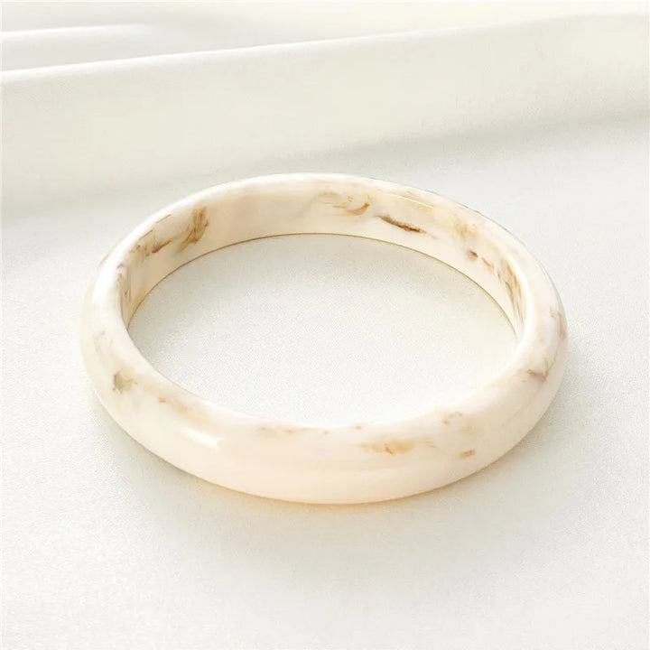Bracelet en acrylique semi-transparent