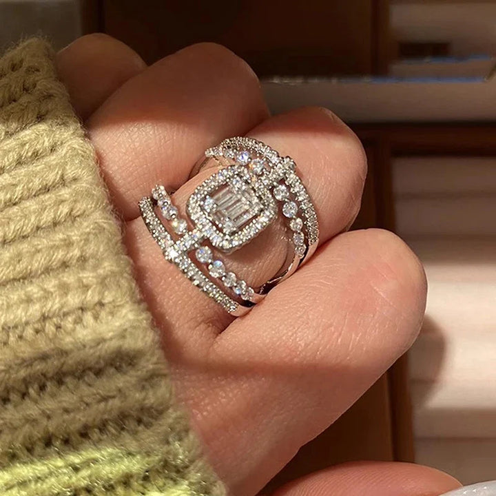 Bague intemporelle en argent et zirconium