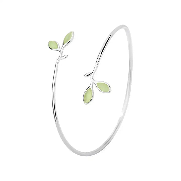 Bracelet jonc en argent avec opale feuille intemporelle