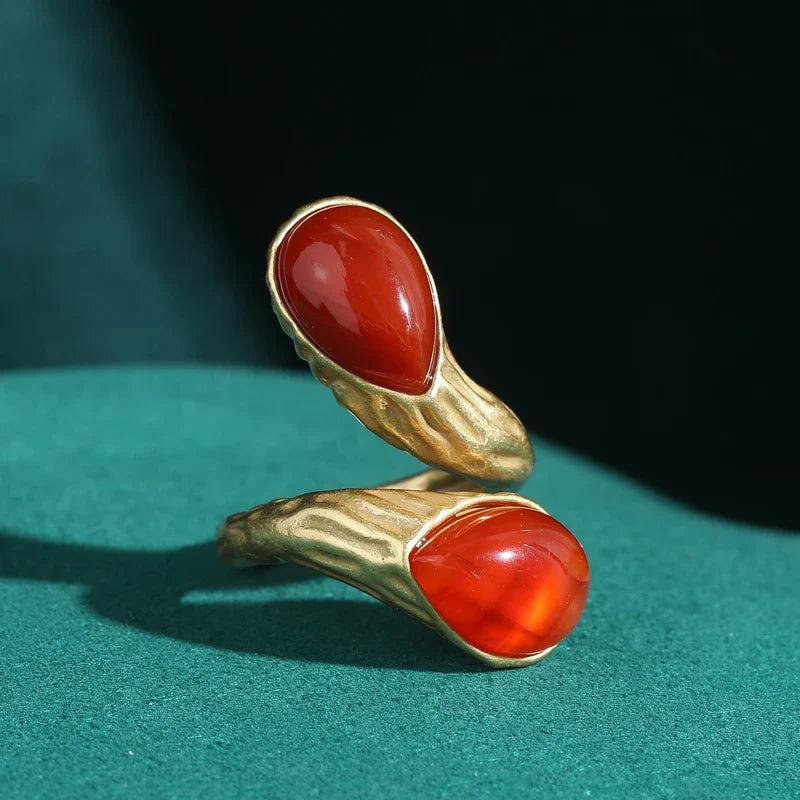 Bague en Or avec Nœud Sculpté en Goutte