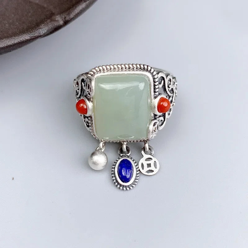 Bague Vintage en Jade Hotan avec Franges
