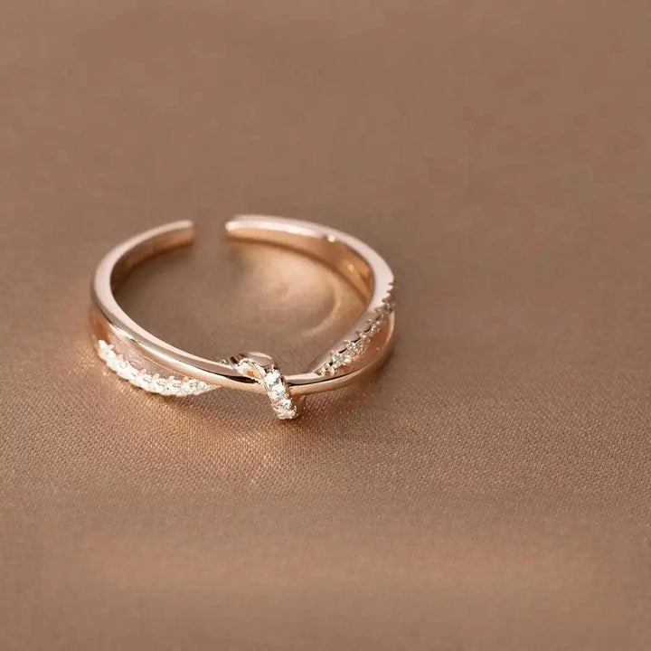 Bague Classique à Nœud Croisé