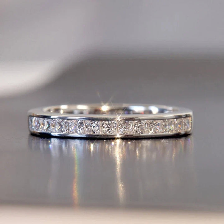 Bague Minimaliste en Zirconium Argenté