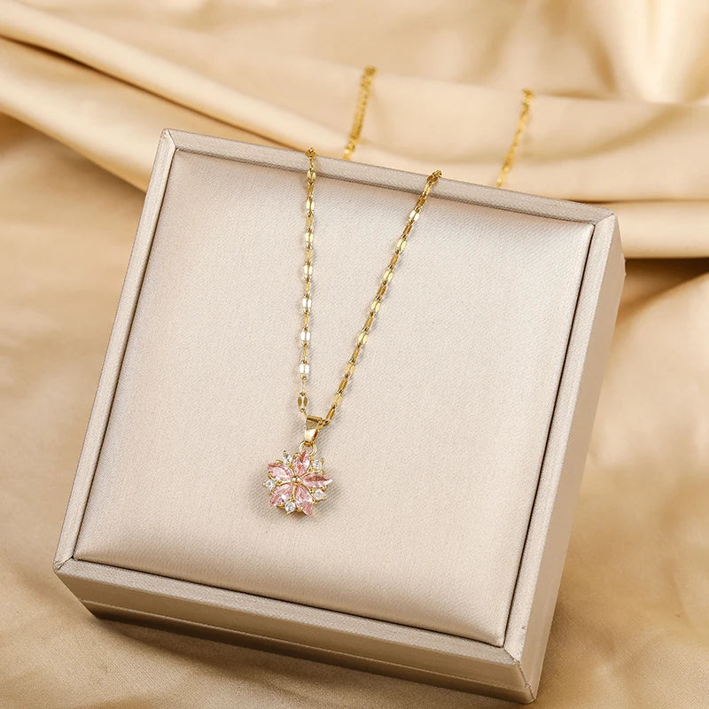 Collier Romantique en Rose Sakura en Acier Inoxydable