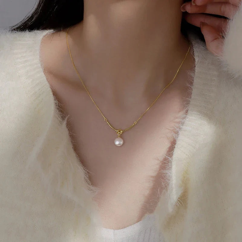 Collier Pendentif en Perles Rondes Immitation
