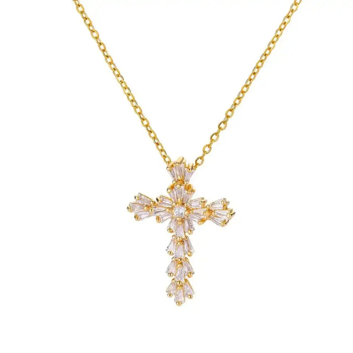 Collier Intemporel en Zirconium Argenté avec Croix