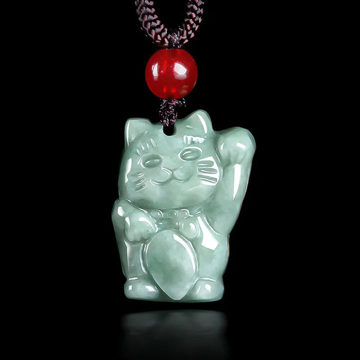 Collier en jade birman en forme de félin