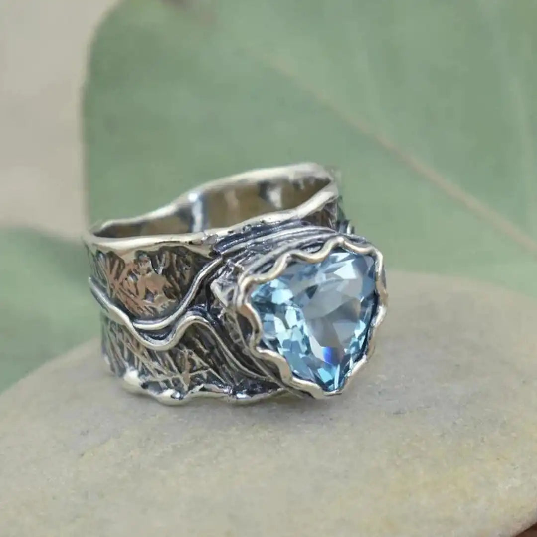 Bague Couronne en Topaze Bleue Vintage