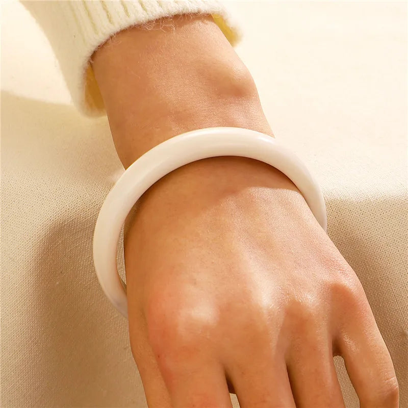 Bracelet en acrylique semi-transparent