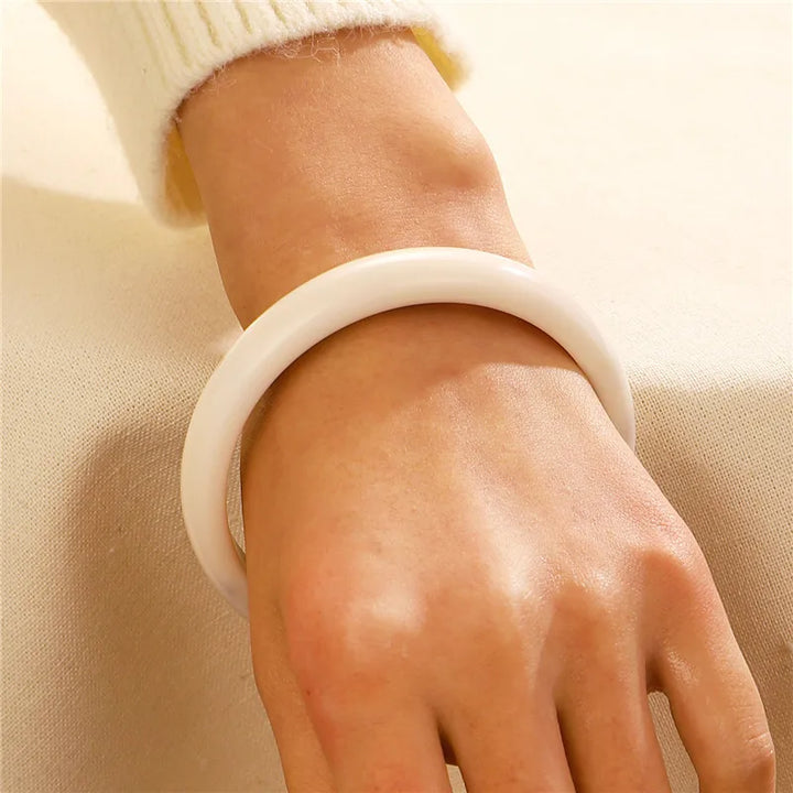 Bracelet en acrylique semi-transparent