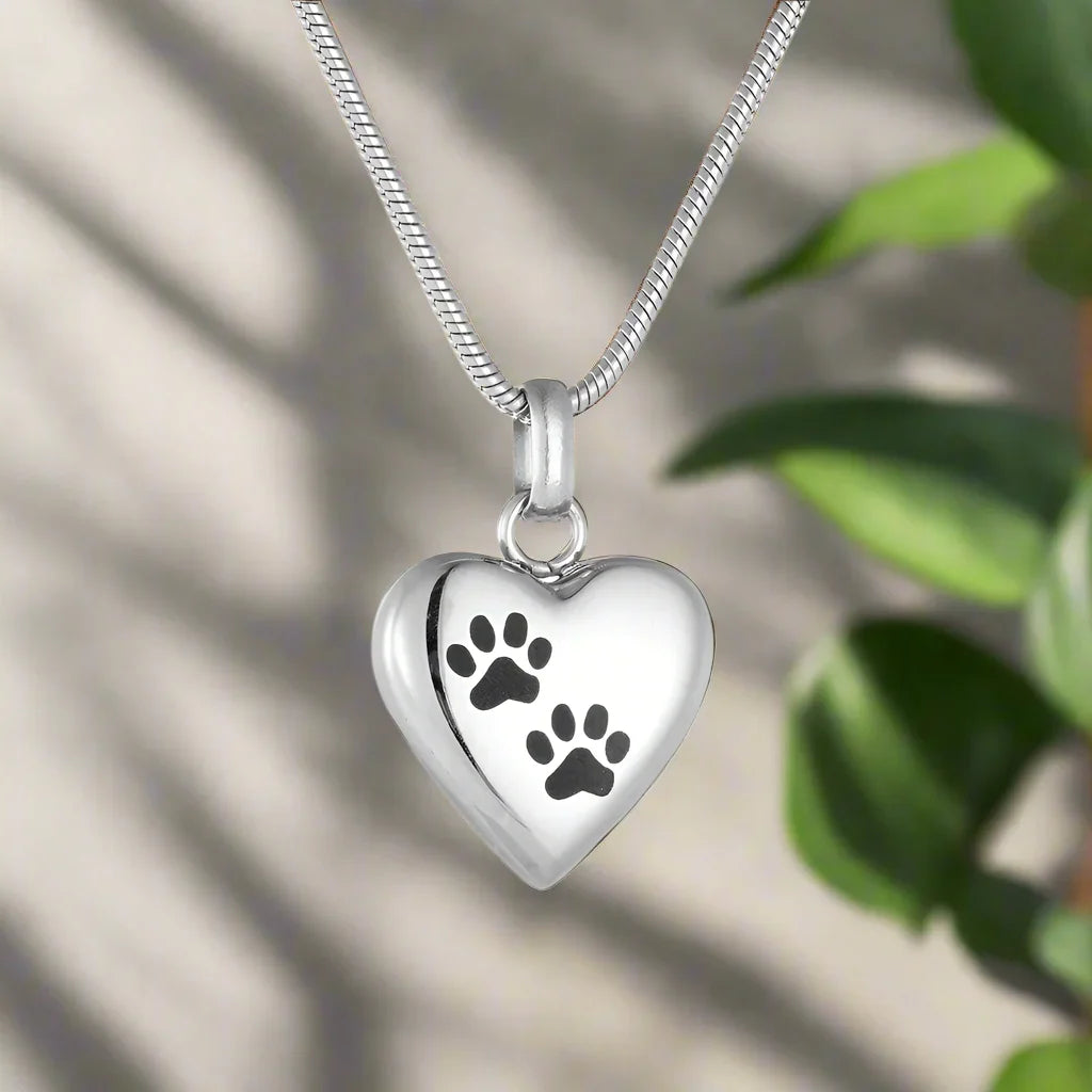 Collier Urne Mémorial pour Animaux – Pendentif Cœur avec Gravure de Patte
