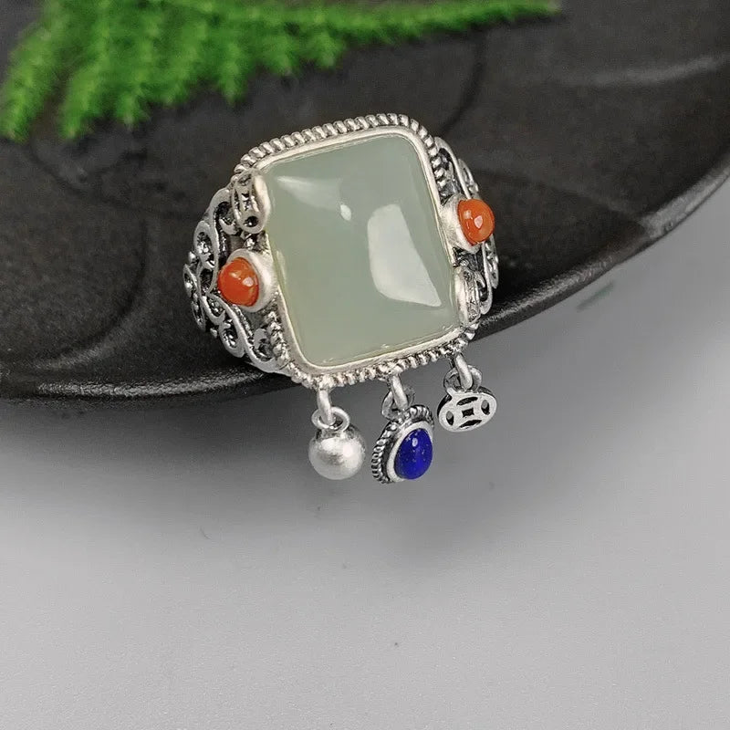 Bague Vintage en Jade Hotan avec Franges