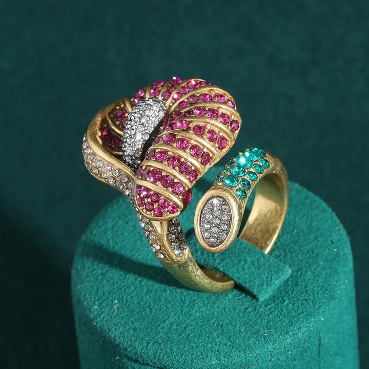 Bague en cristal avec fleurs abstraites