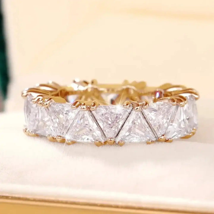 Bague Vintage en Pierre Triangulaire