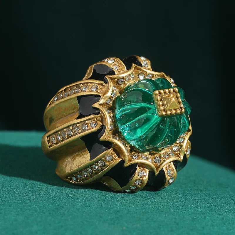 Bague en cristal sculpté vert émeraude