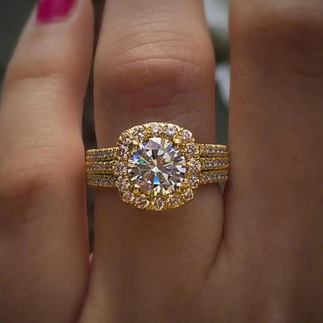 Bague Halo Pavé en Coussin Énonciatrice