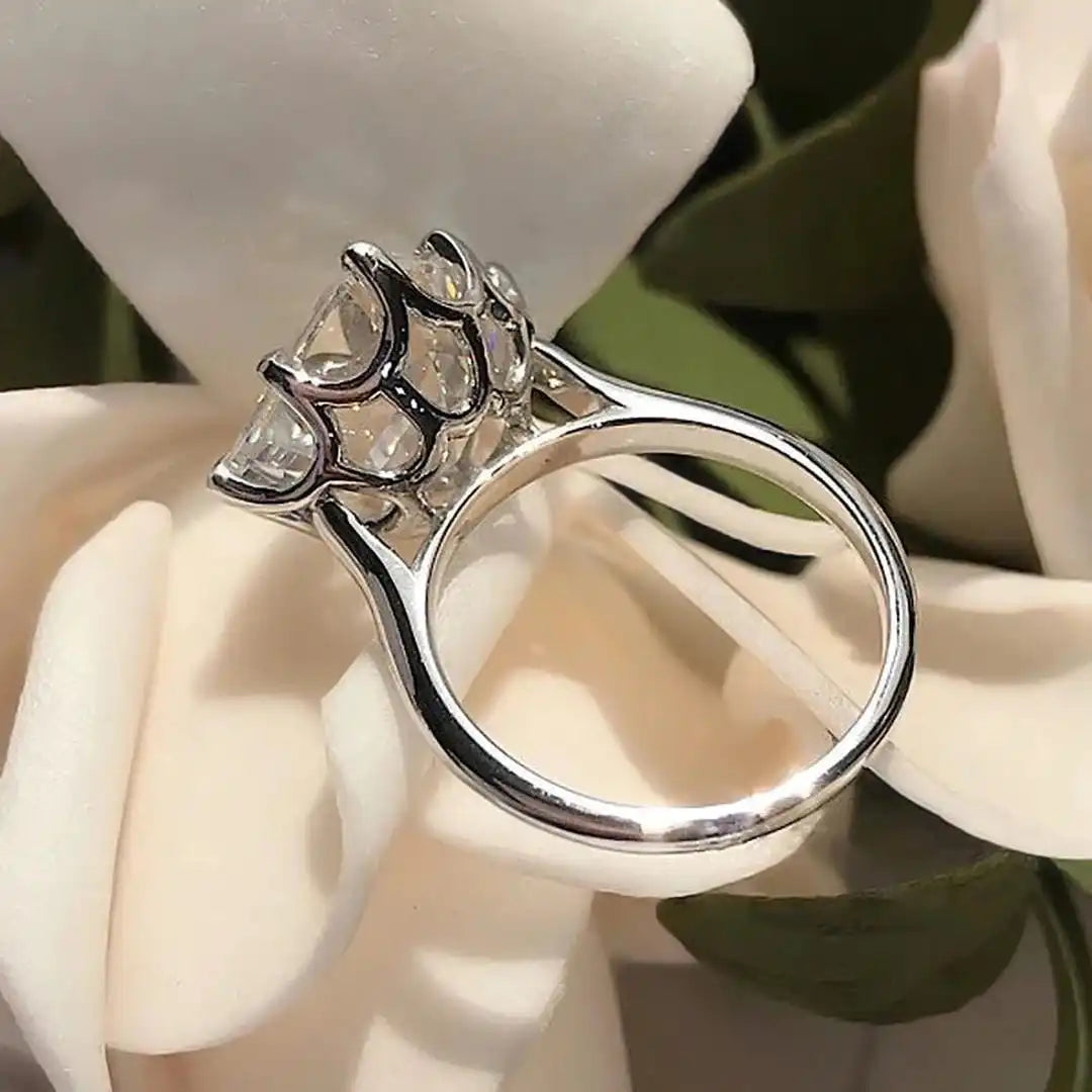 Bague intemporelle en zircon cubique doré