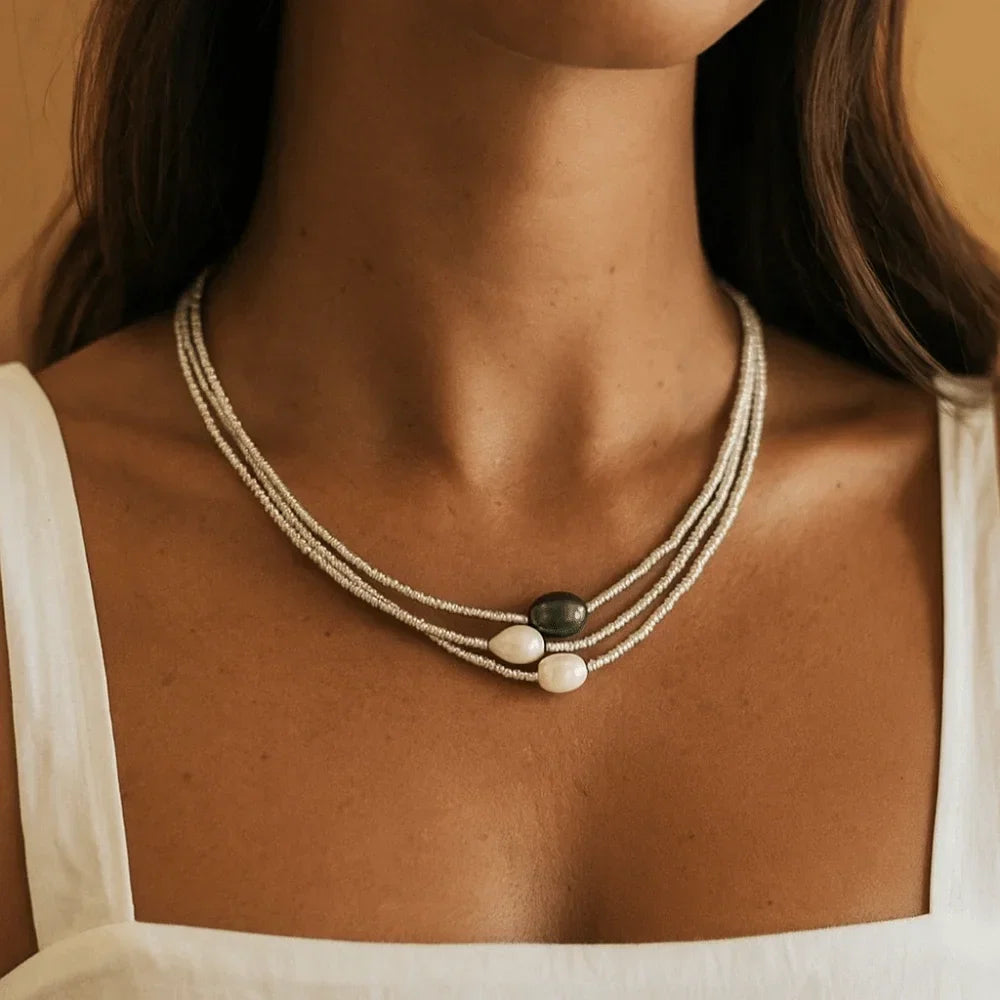 Collier en perles antiques avec lustre doré